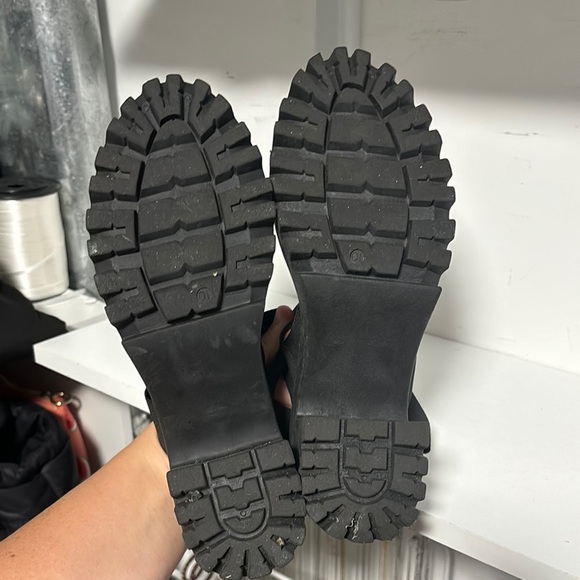 Steve Madden Black Platform Sandals - Picture 5 of 5